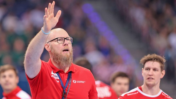 Der österreichische Handball-Nationaltrainer Aleš Pajović © IMAGO / Kessler-Sportfotografie 