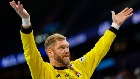 Torhüter Johannes Bitter (HSV Hamburg) im Pokalspiel gegen den THW Kiel. © imago images Foto: Philipp Syza