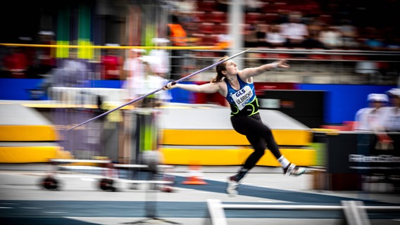 Speerwerferin Julia Ulbricht bei der Deutschen Leichtathletik-Meisterschaften in Braunschweig. © IMAGO / Beautiful Sports 
