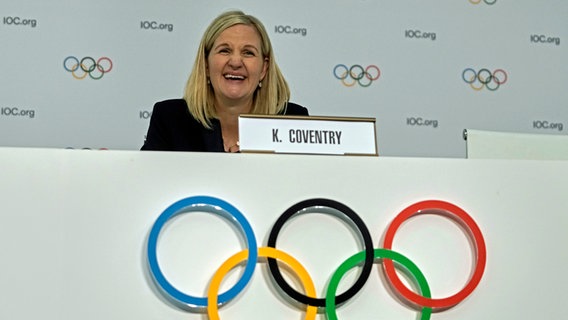 Kirsty Coventry © picture alliance/dpa/AP Foto: Thanassis Stavrakis