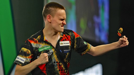 Ricardo Pietreczko jubelt bei der Darts-WM in Lodon © IMAGO/John Patrick Fletcher 