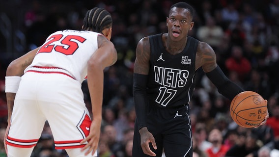 Der deutsche Basketballer Dennis Schröder im Dress der Brooklyn Nets © IMAGO / Icon Sportswire 