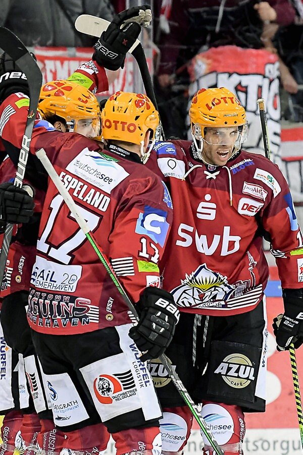 Del Pinguins Bremerhaven Im Play Off Viertelfinale Ndr De