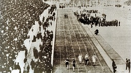 100-m-Finale in Athen 1896. © picture-alliance / ASA