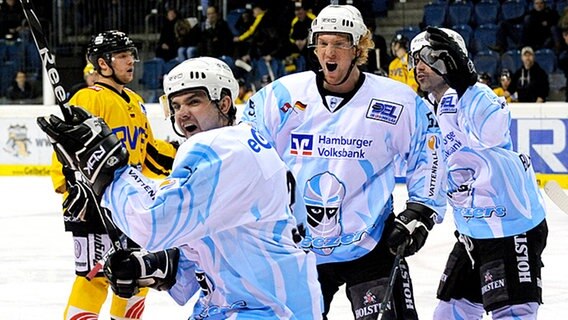 Jubel bei den Hamburg Freezers © fishing4 