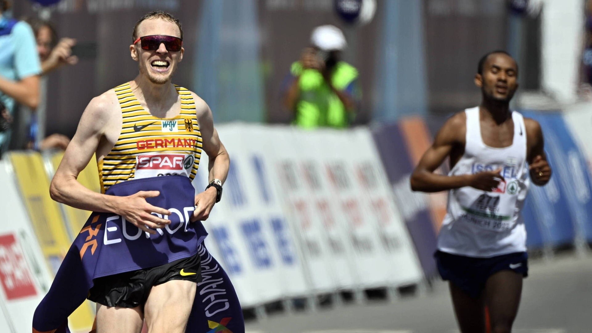 Tausende Jedermänner und ein starkes Elitefeld beim Hamburg-Marathon