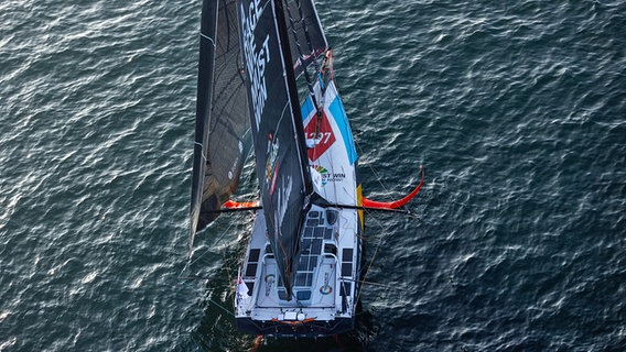 Segler Boris Herrmann an Bord der Malizia - Seaexplorer bei der Weltumseglung Vendée Globe © © Thomas Deregnieaux I Qaptur I Team Malizia 