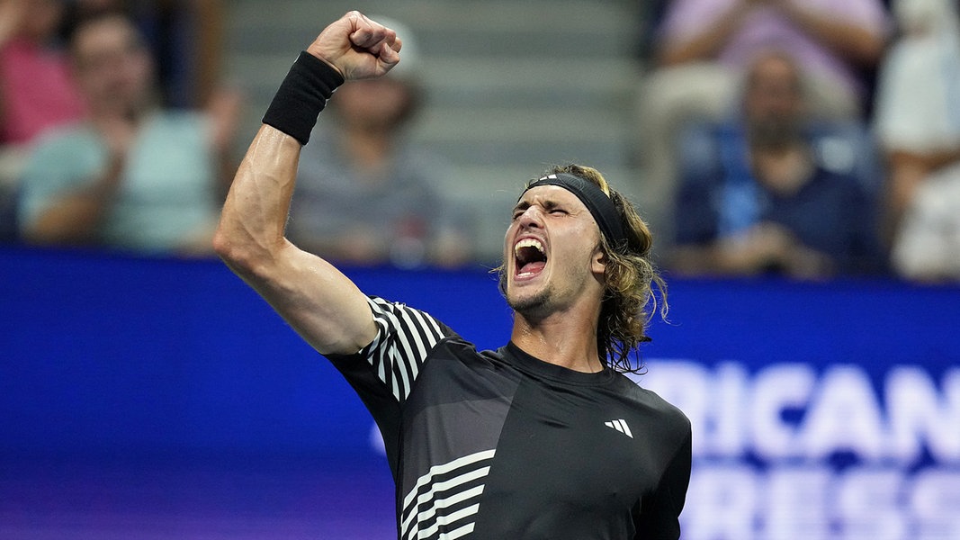 Alexander Zverev Advances to US Open Quarterfinals Amid Fan Controversy