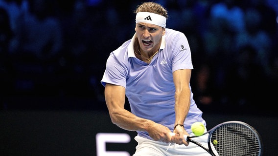 Alexander Zverev in seinem Auftaktspiel bei den ATP Finals in Turin gegen Andrej Rubljow © IMAGO / LaPresse 