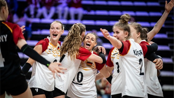 Jubel der deutschen Volleyballerinnen © volleyballworld 