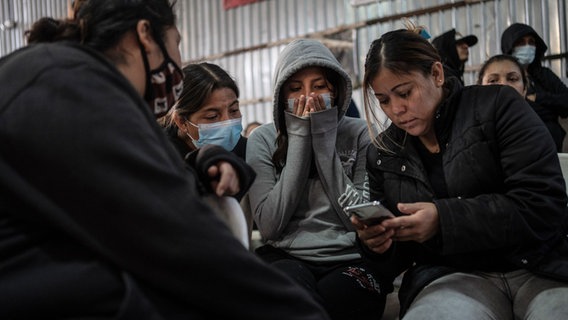 Lateinamerikanische Migranten in der Grenzstadt Tijuana © dpa Bildfunk Foto: Felix Marquez