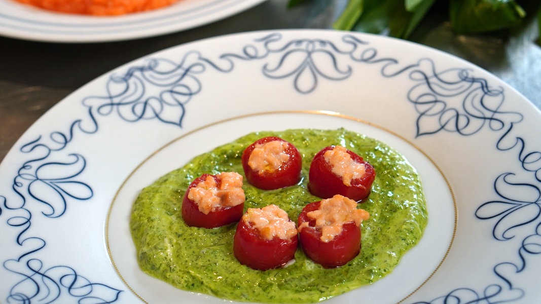 Kirschtomaten mit Lachsfüllung und Bärlauch-Creme | NDR.de - Ratgeber ...