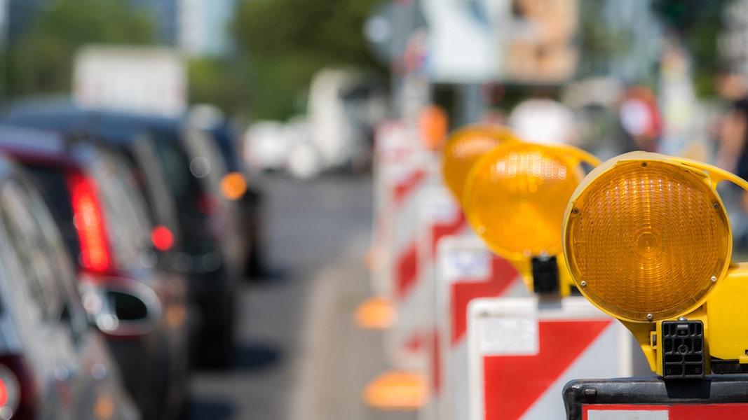 Lkw-Bergung: A215 bei Bordesholm wieder frei