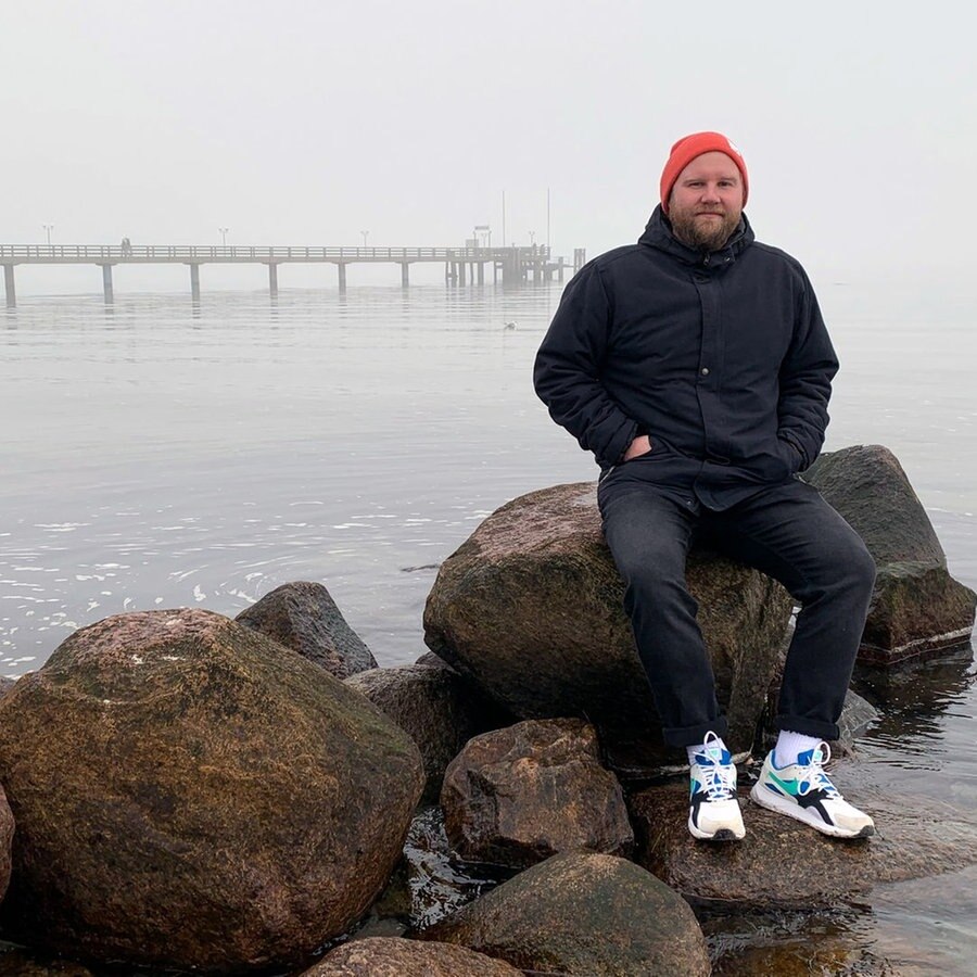 Comedy Autor Max Bierhals Hofft Auf Ruckkehr Des Publikums Ndr De Ndr 1 Welle Nord Sendungen Von Binnenland Und Waterkant