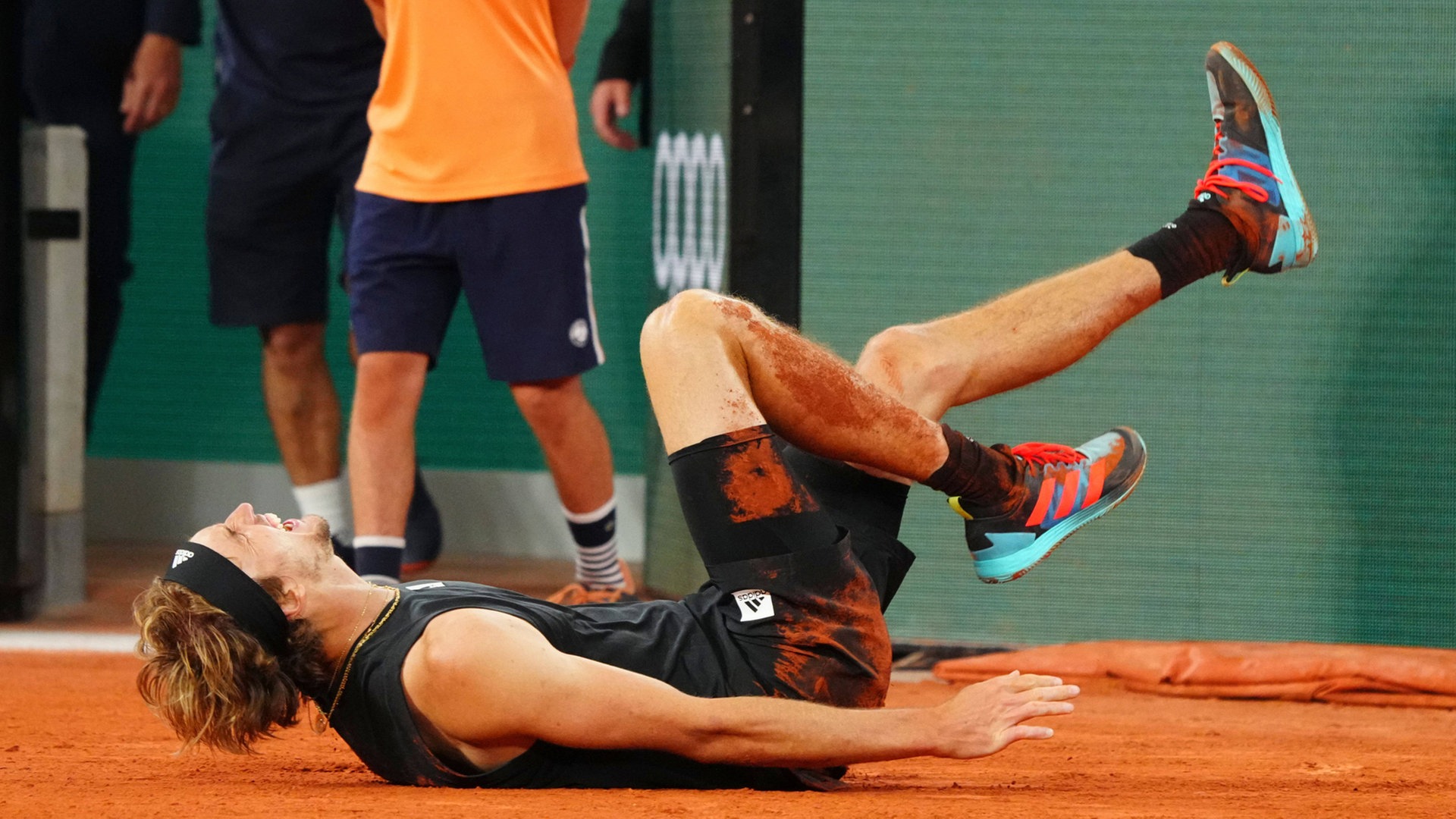 French-Open-Finale verpasst: Zverev gibt gegen Nadal verletzt auf